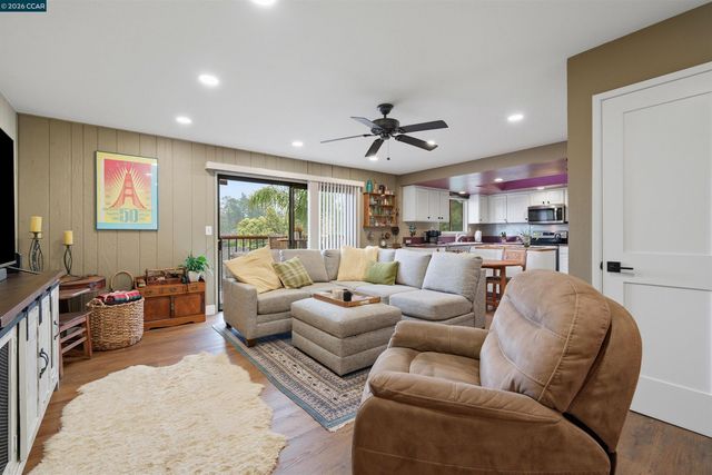 1630 Cayucos Dr, Walnut Creek, CA 94597