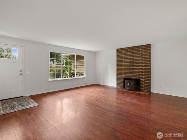 16430 65th Avenue W, Lynnwood, WA 98037