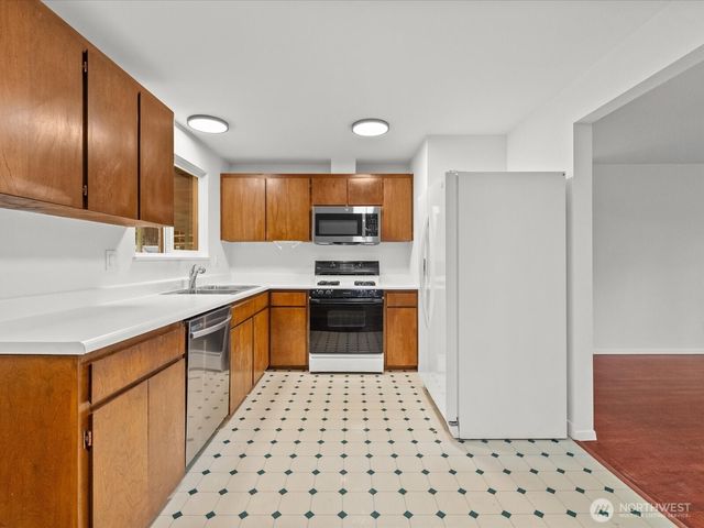 16430 65th Avenue W, Lynnwood, WA 98037