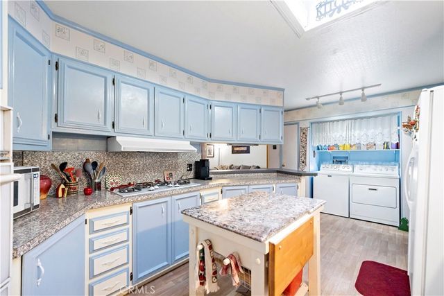 1245 W Cienega Avenue 211, San Dimas, CA 91773