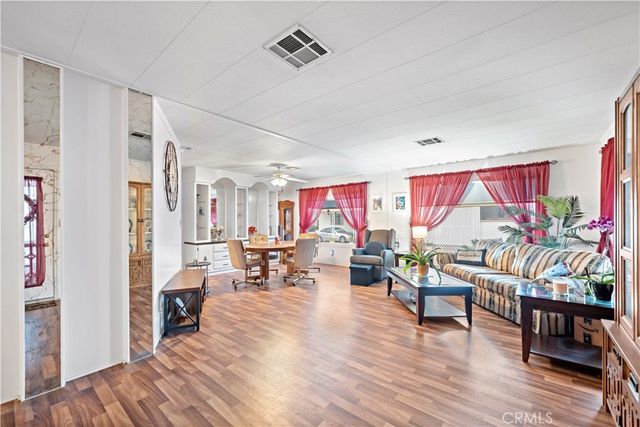 1245 W Cienega Avenue 211, San Dimas, CA 91773