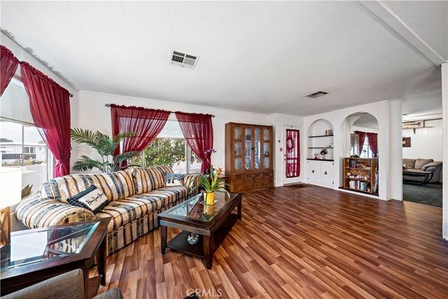 1245 W Cienega Avenue 211, San Dimas, CA 91773