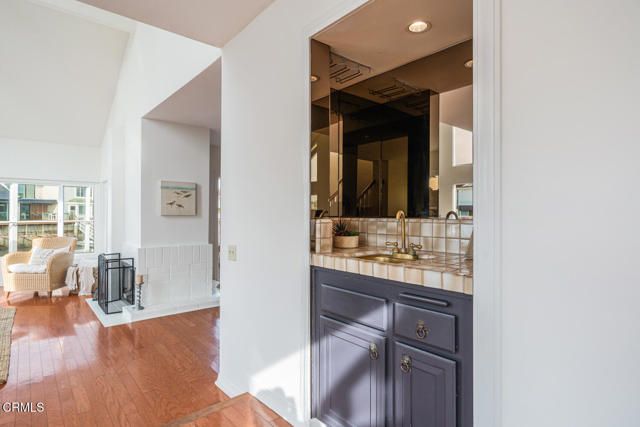 2221 Kingsbridge Lane, Oxnard, CA 93035