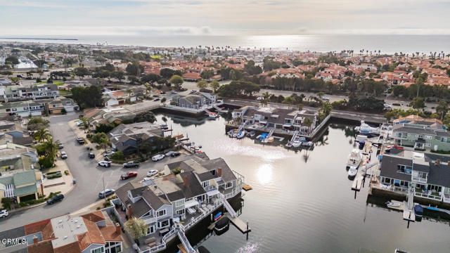 2221 Kingsbridge Lane, Oxnard, CA 93035