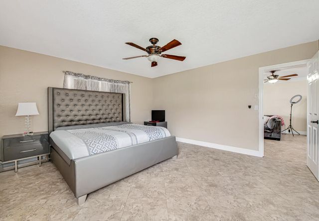 4917 Luqui Court, West Palm Beach, FL 33415