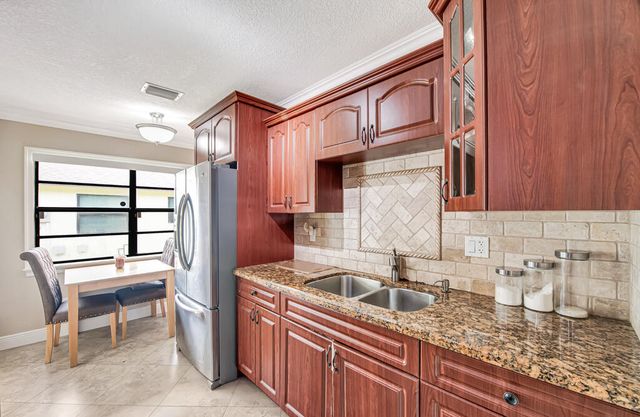 4917 Luqui Court, West Palm Beach, FL 33415