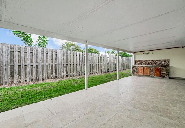 4917 Luqui Court, West Palm Beach, FL 33415