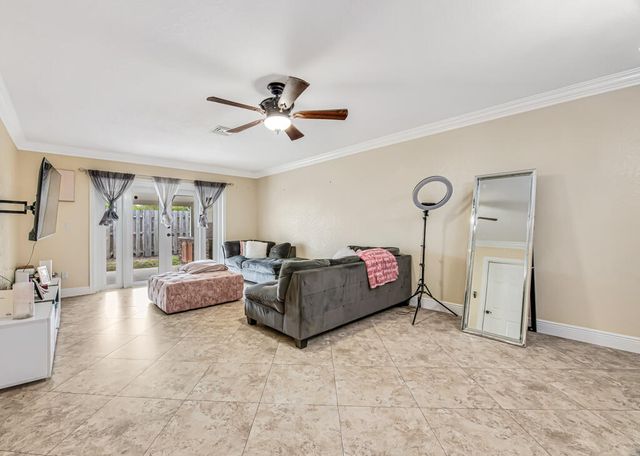 4917 Luqui Court, West Palm Beach, FL 33415