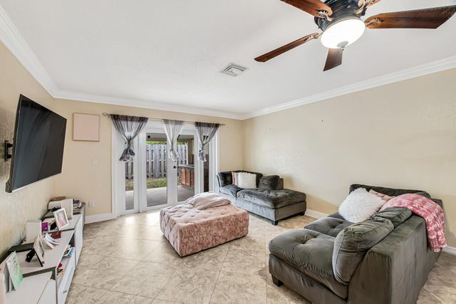 4917 Luqui Court, West Palm Beach, FL 33415