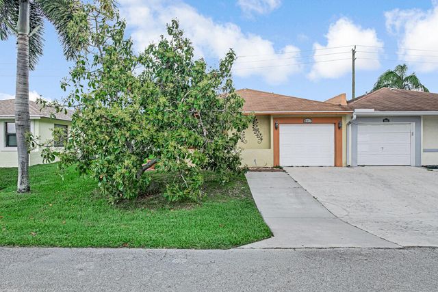 4917 Luqui Court, West Palm Beach, FL 33415