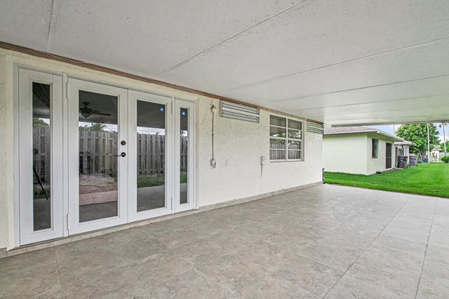 4917 Luqui Court, West Palm Beach, FL 33415