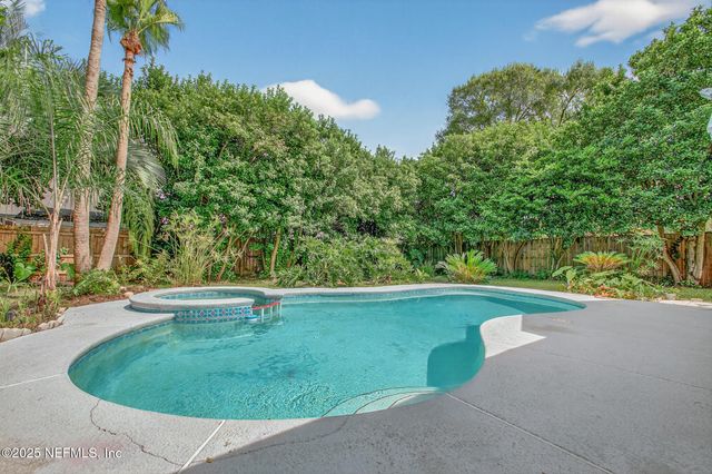 2035 TANNERS GREEN Way, Jacksonville, FL 32246