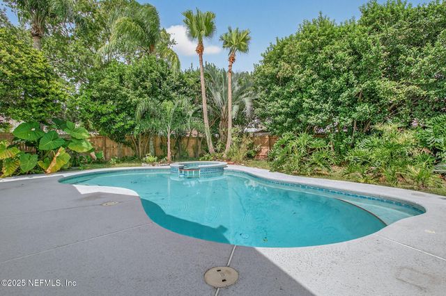 2035 TANNERS GREEN Way, Jacksonville, FL 32246