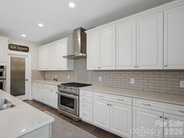 1015 Golden Bell Drive, Waxhaw, NC 28173