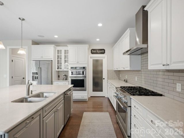 1015 Golden Bell Drive, Waxhaw, NC 28173