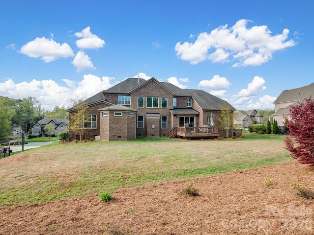 1015 Golden Bell Drive, Waxhaw, NC 28173