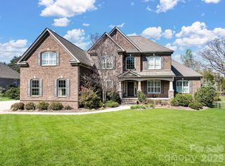 1015 Golden Bell Drive, Waxhaw, NC 28173