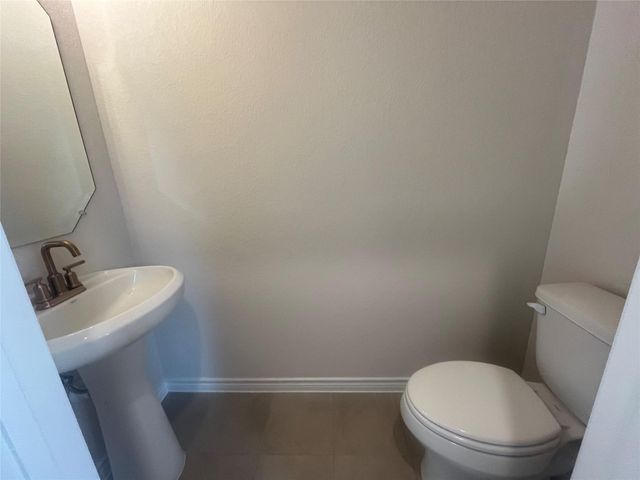 217 Woodrow LN, Liberty Hill, TX 78642