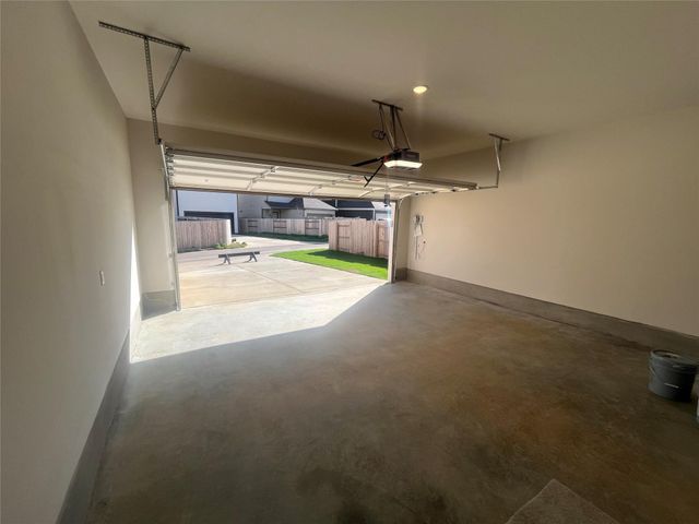 217 Woodrow LN, Liberty Hill, TX 78642