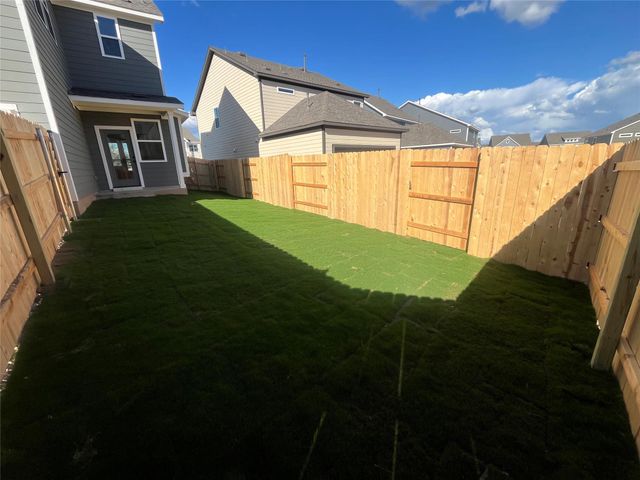 217 Woodrow LN, Liberty Hill, TX 78642