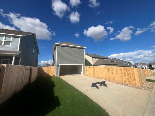 217 Woodrow LN, Liberty Hill, TX 78642