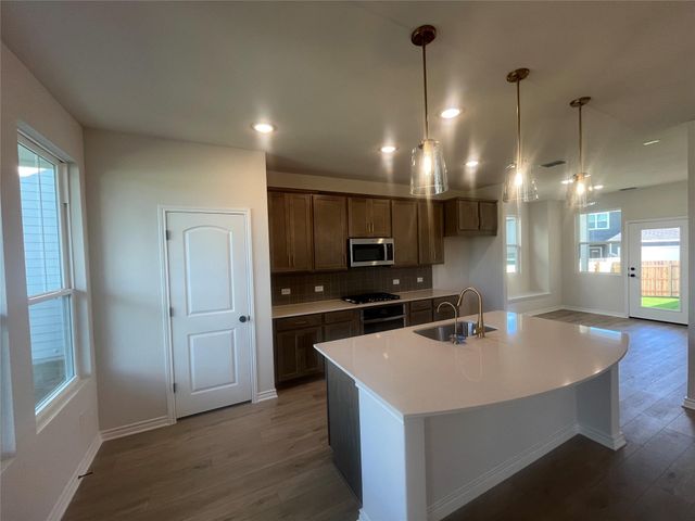 217 Woodrow LN, Liberty Hill, TX 78642