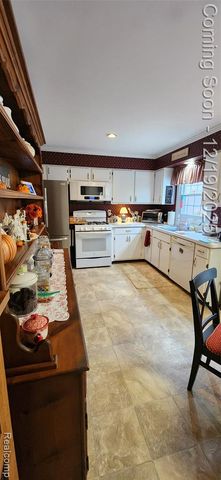 45524 Woodleigh Way, Plymouth, MI 48170