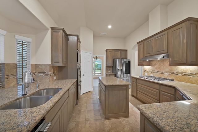 2662 La Jolla Boulevard, Grand Prairie, TX 75054