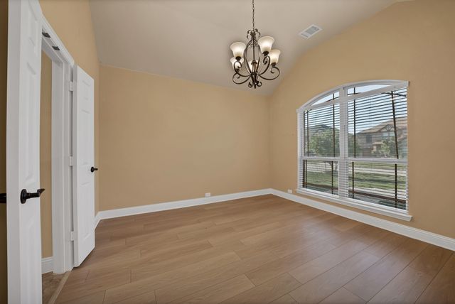 2662 La Jolla Boulevard, Grand Prairie, TX 75054