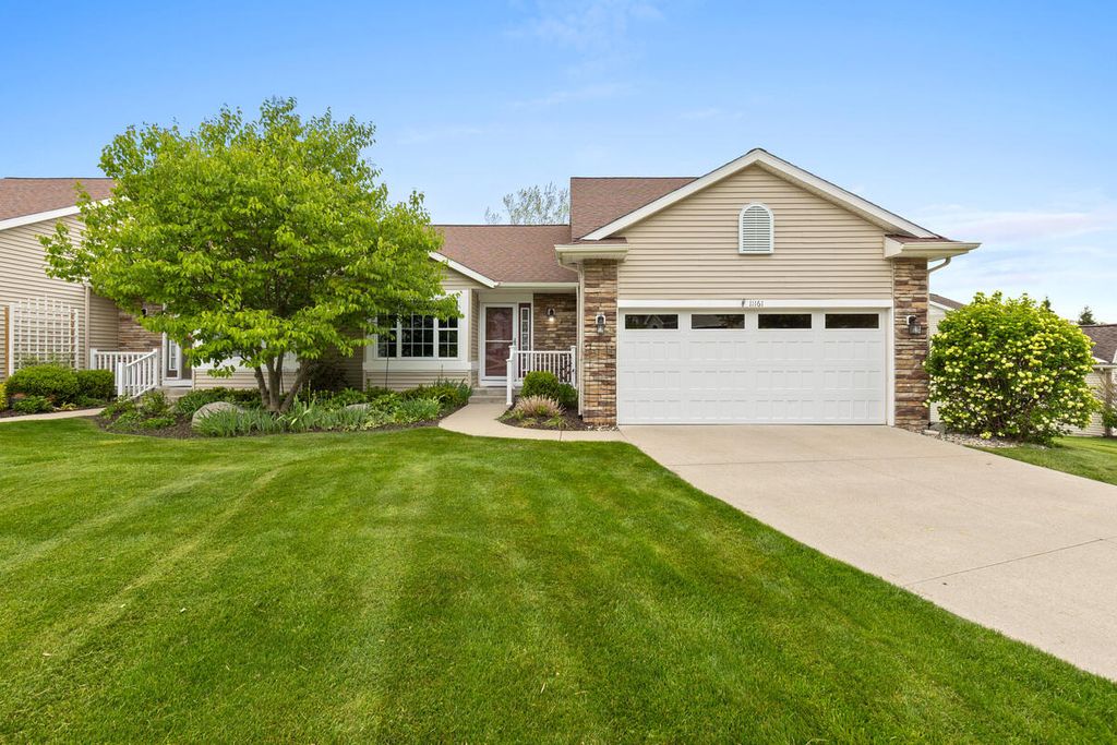11161 Barnsley SE 3, Lowell, MI 49331