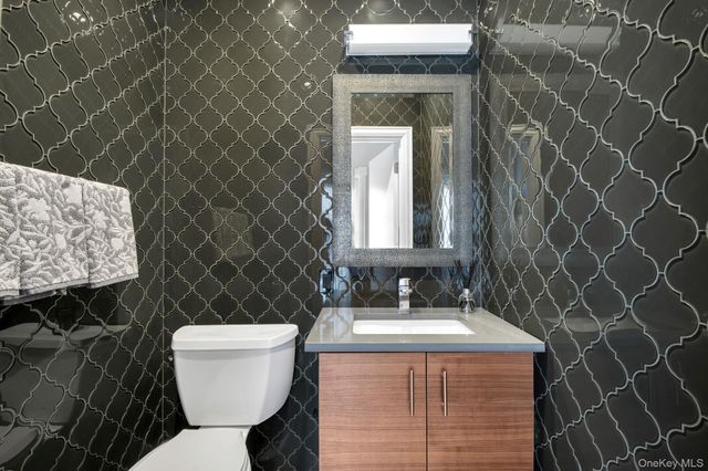 102 Shore Road, Douglaston, NY 11363