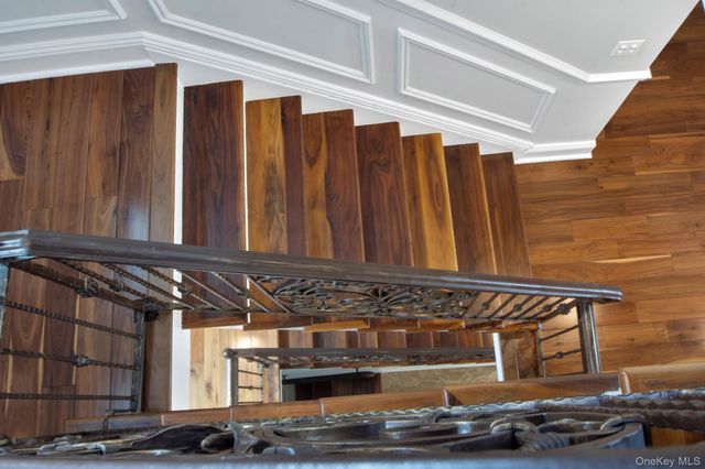 102 Shore Road, Douglaston, NY 11363