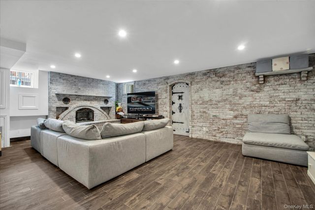 102 Shore Road, Douglaston, NY 11363