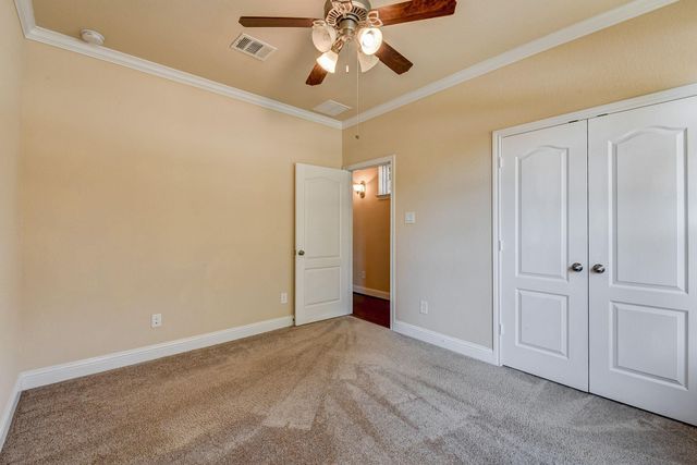 39 S Pinto Point Circle, Spring, TX 77389