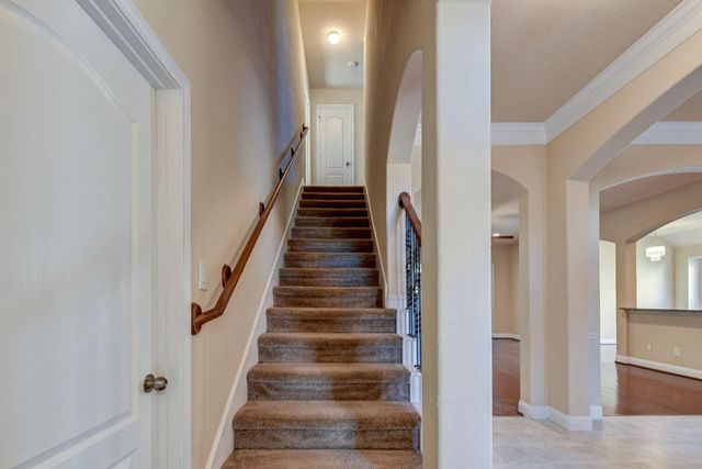 39 S Pinto Point Circle, Spring, TX 77389