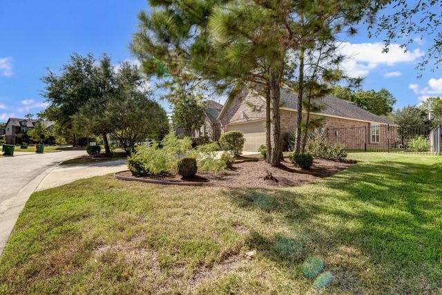 39 S Pinto Point Circle, Spring, TX 77389