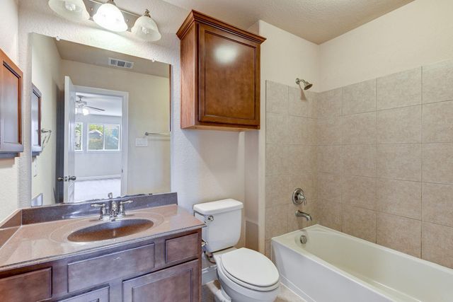 39 S Pinto Point Circle, Spring, TX 77389