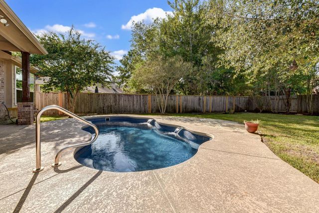 39 S Pinto Point Circle, Spring, TX 77389