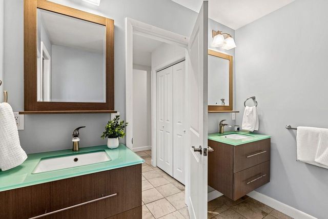 12 Dudley Road, Brentwood, NH 03833