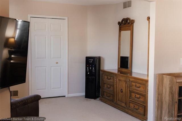 714 Eagle Drive, Fenton, MI 48430