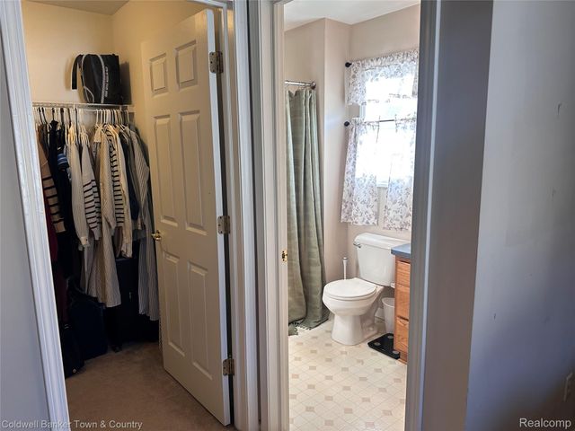 714 Eagle Drive, Fenton, MI 48430