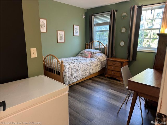 714 Eagle Drive, Fenton, MI 48430