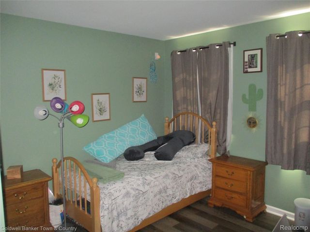 714 Eagle Drive, Fenton, MI 48430
