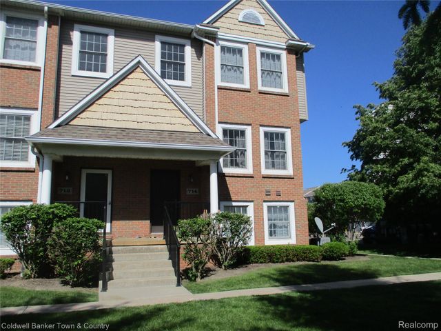 714 Eagle Drive, Fenton, MI 48430