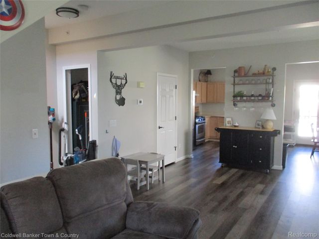 714 Eagle Drive, Fenton, MI 48430