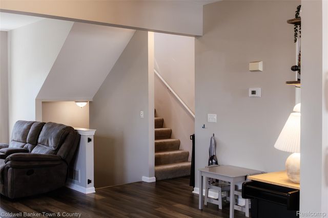 714 Eagle Drive, Fenton, MI 48430