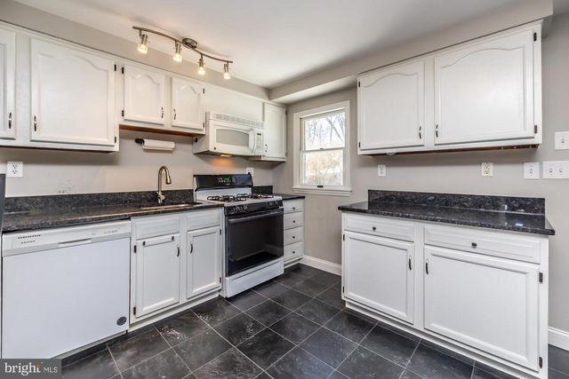 36 FAIRVIEW RD, Paoli, PA 19301