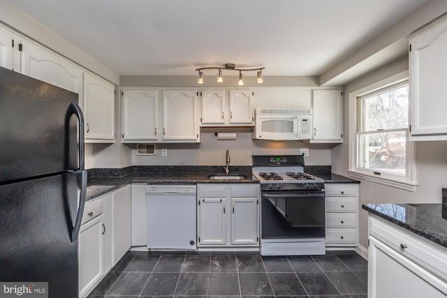 36 FAIRVIEW RD, Paoli, PA 19301