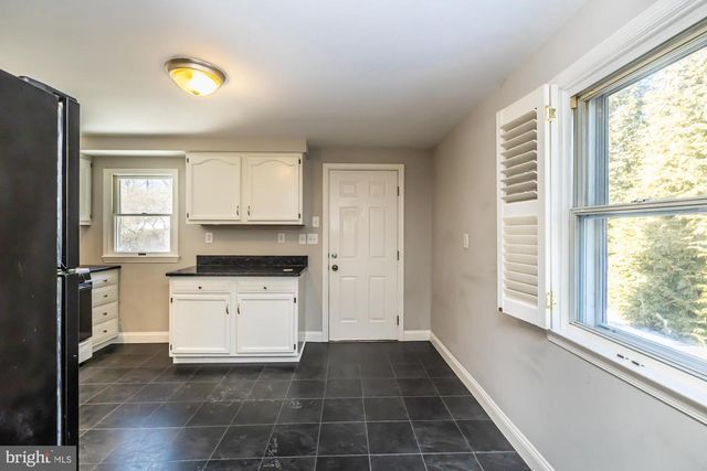 36 FAIRVIEW RD, Paoli, PA 19301