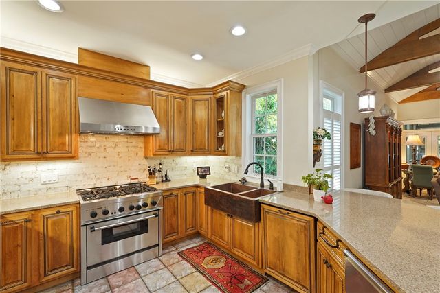 219 Abbott Lane, St Simons Island, GA 31522